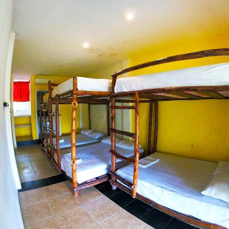 Kiwi Suites Hostel Montañita Exteriör bild