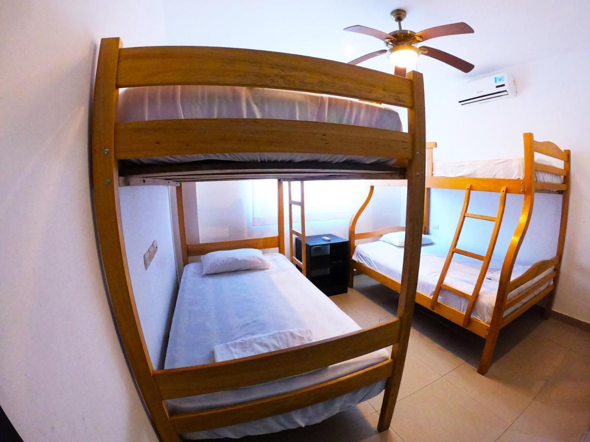 Kiwi Suites Hostel Montañita Exteriör bild