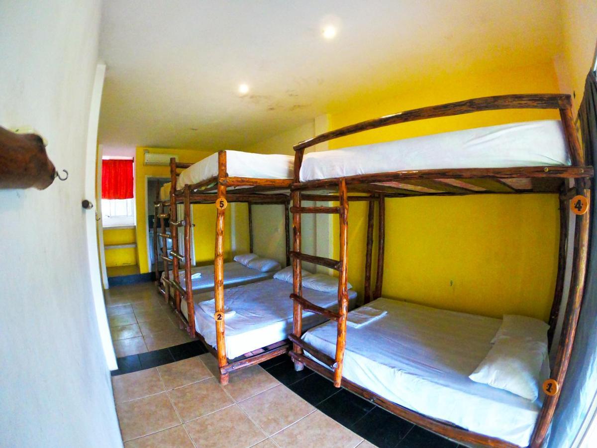 Kiwi Suites Hostel Montañita Exteriör bild