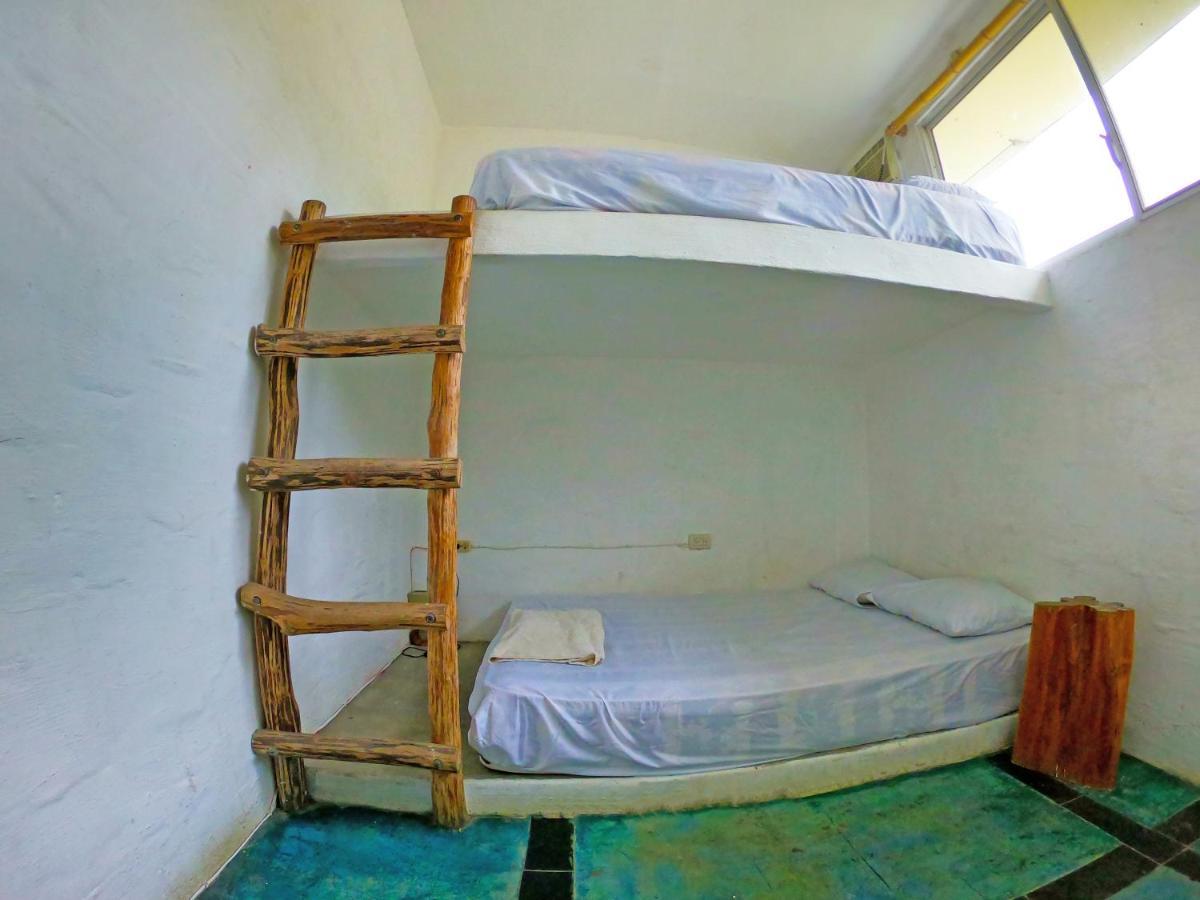 Kiwi Suites Hostel Montañita Exteriör bild