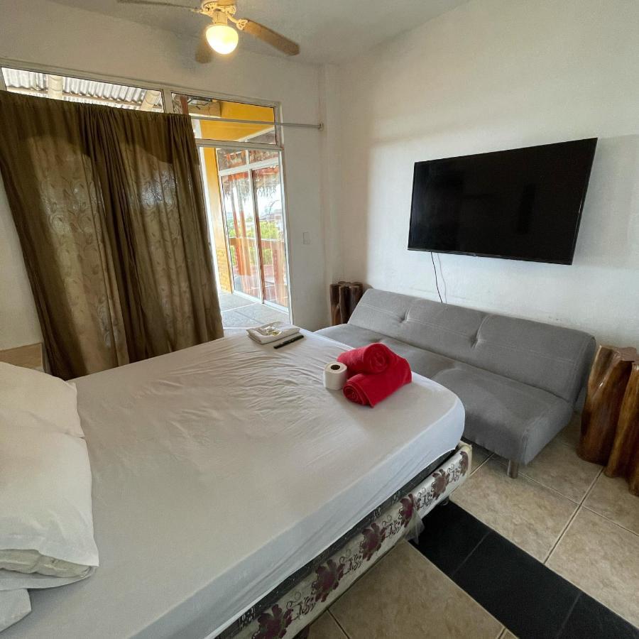 Kiwi Suites Hostel Montañita Exteriör bild