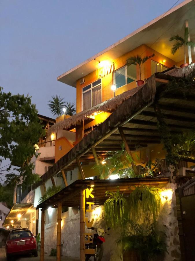 Kiwi Suites Hostel Montañita Exteriör bild